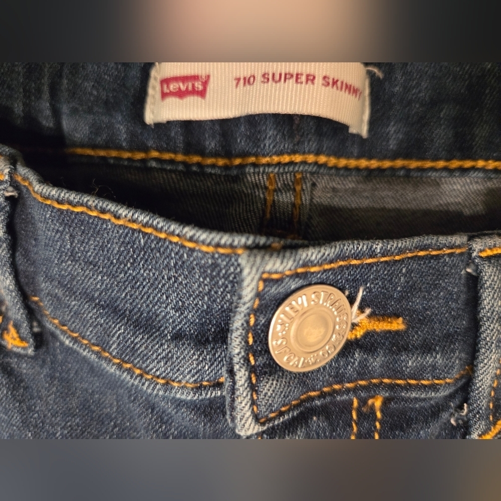 Girls Size 14 Levi's 710 Super Skinny Distressed Blue Jeans - Picture 2 of 7